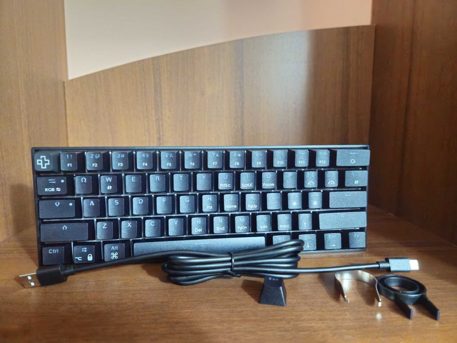 Tastatura Gaming Mecanica QwertyKey H61 Neagra RGB
