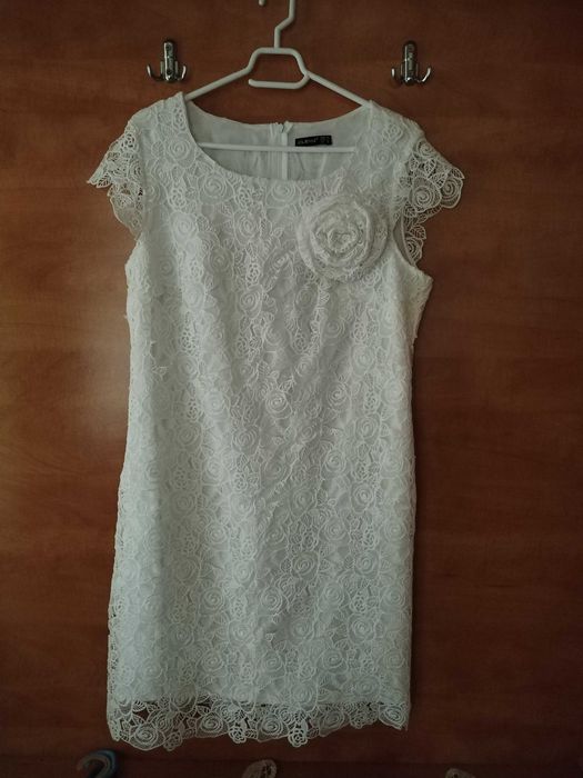 Rochie alba, din dantela