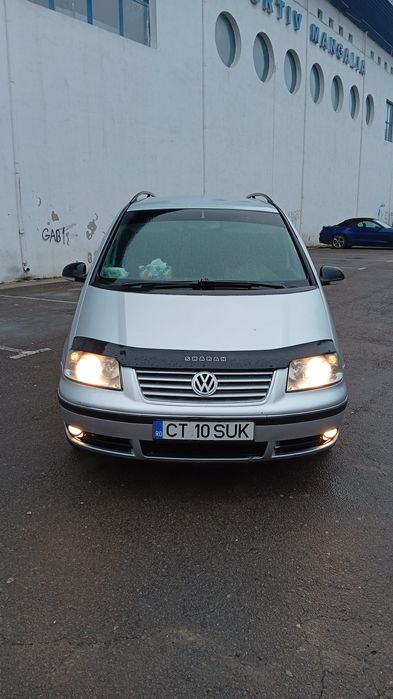 Vând Volkswagen Sharan