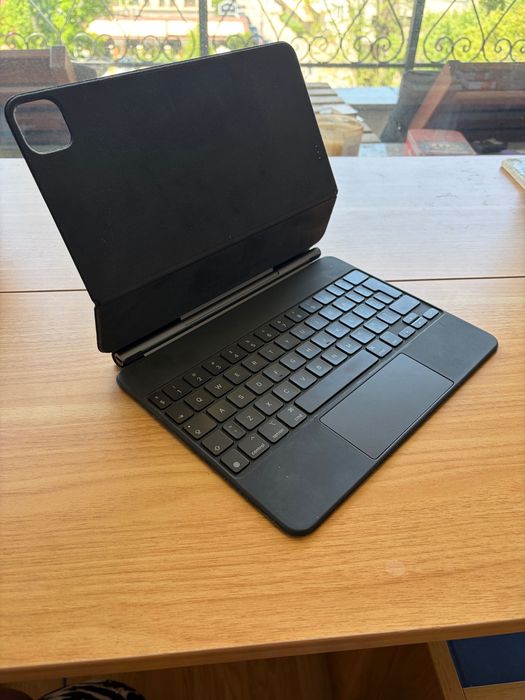 Apple Magic Keyboard for iPad (11") A2261
