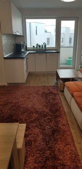 Închiriez apartament 3 camere