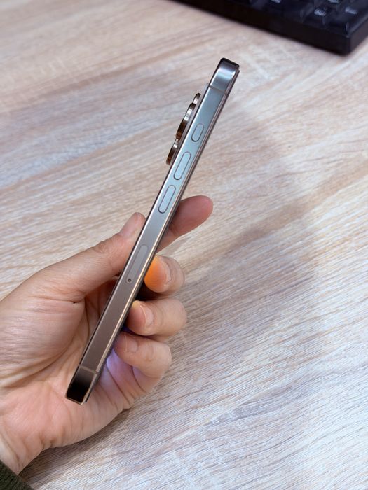 Айфон 16 про продается!