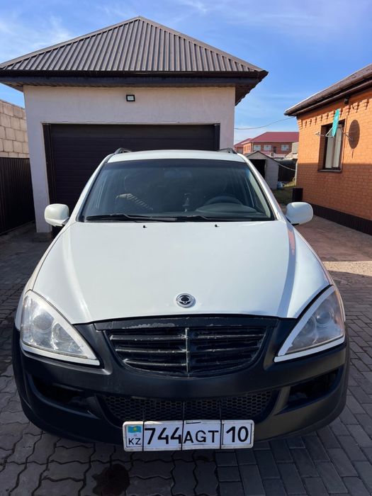 Автомобиль SsangYong