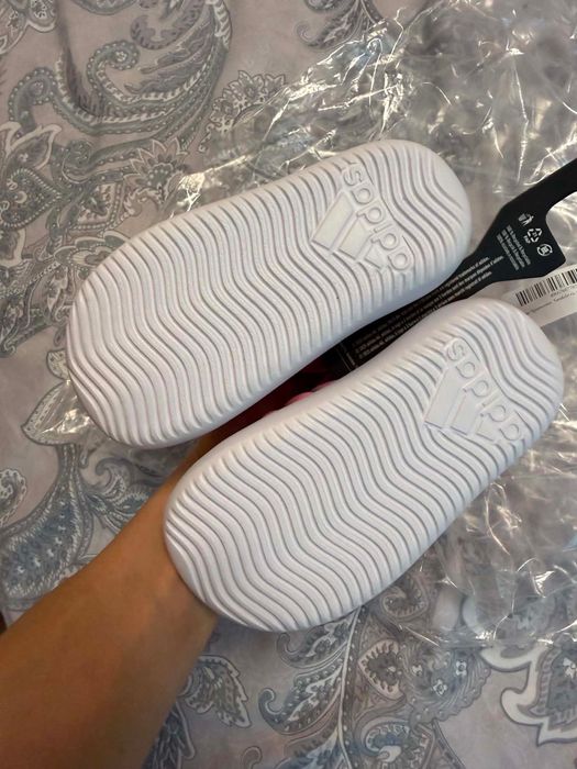 Чисто нови детски сандали Adidas water !!!