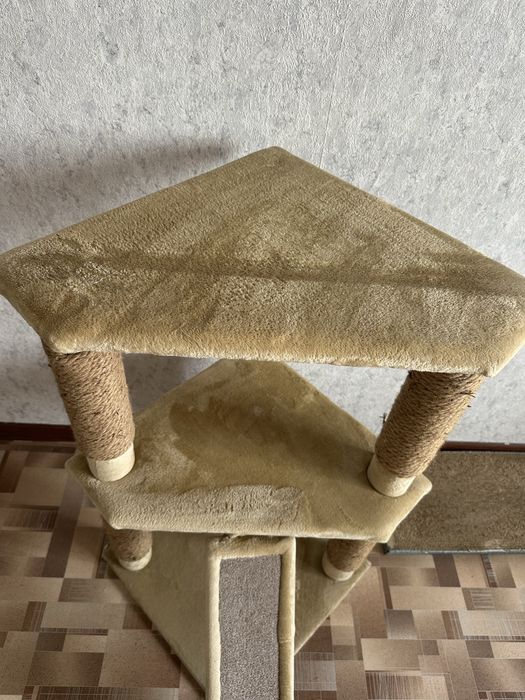 Продам домик для кошки .