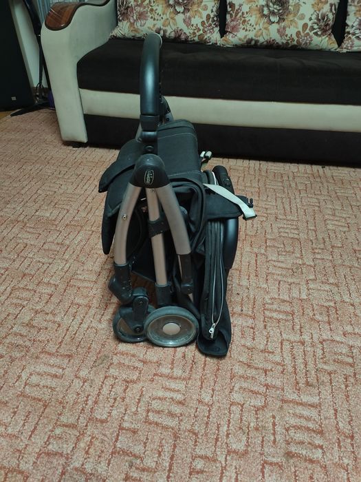 Коляска фирмы chicco