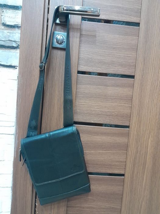 Продам Кожаную Барсетку