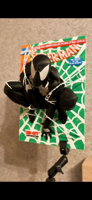 Spider Man black suit