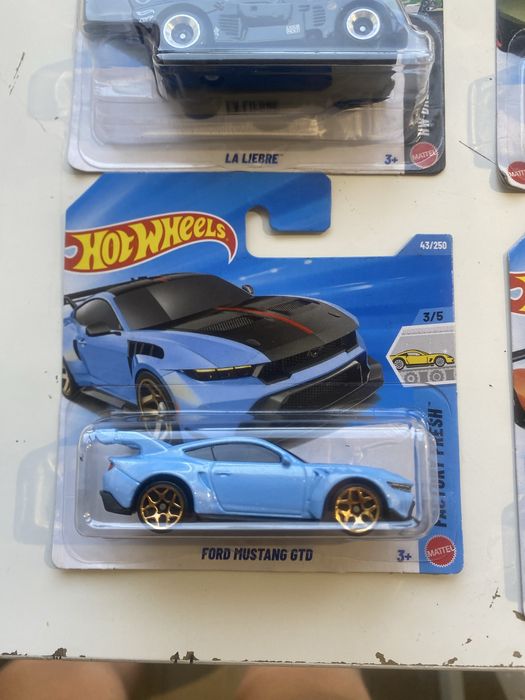 Продаю машинки Hot Wheels