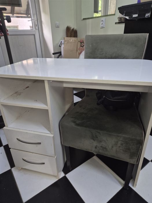 Мебель для салона почти даром