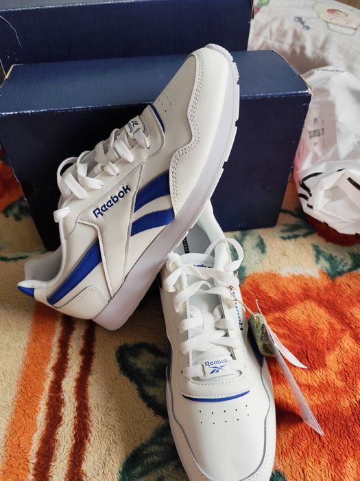 Продам мужские кроссовки