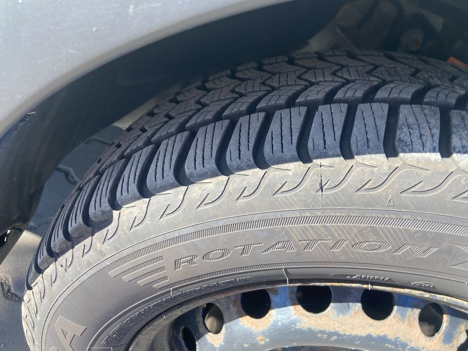 Vand 4 anvelope iarna  Debica Frigohp2 215/65/R16 M+S +jante de tabla