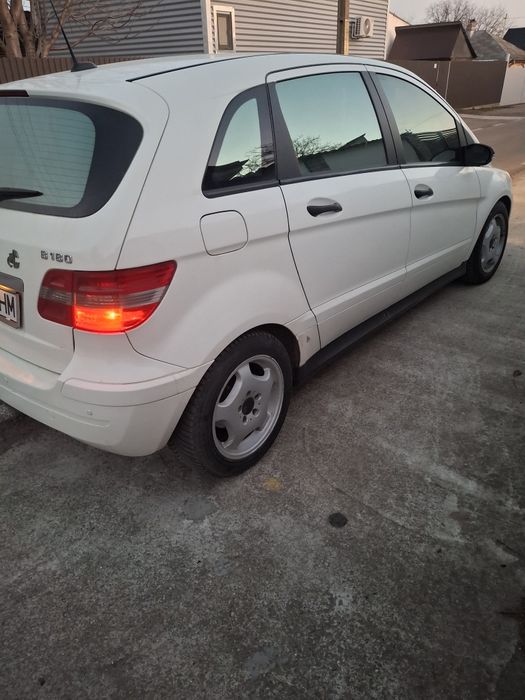 Mercedes benz B 180
