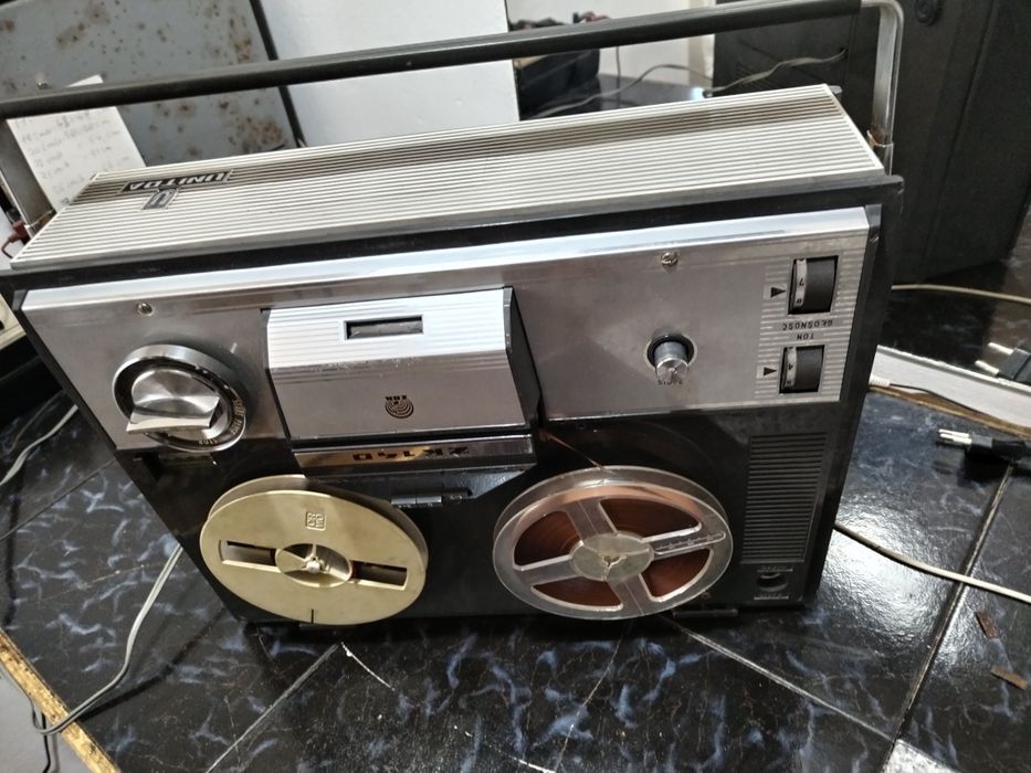 Magnetofon Unitra zk140 pe lămpi