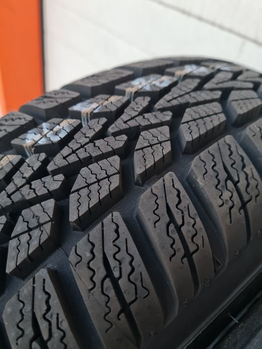 Нови зимни гуми 4 броя DUNLOP WinterResponse2 165 70 R14