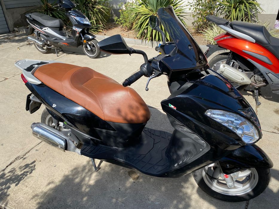 Vand scutere de 50 cc