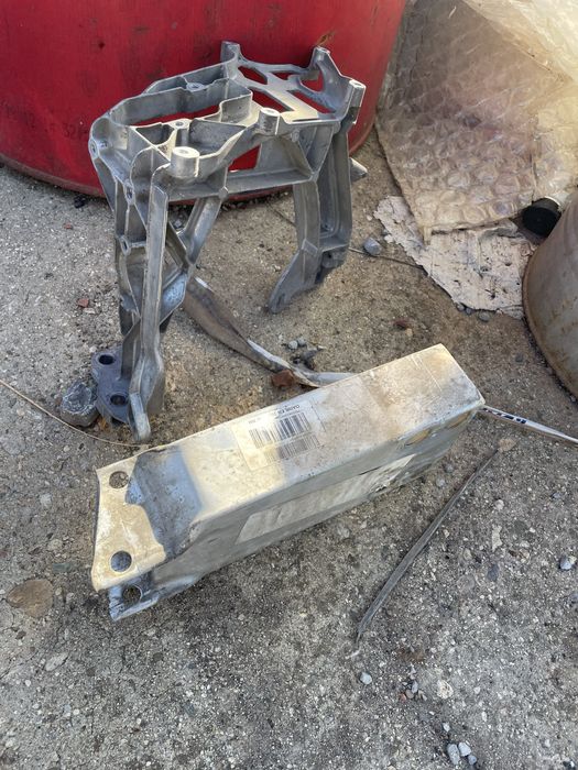 Mercedes w205 предна облицовка ключалка преден капак буфер греда