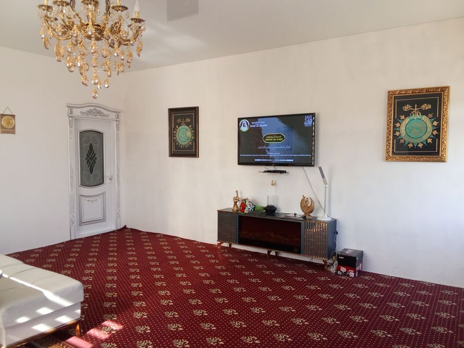 Хива туман ЯККА тут балик хона ёнида  400 КВ  ховли жой сотилади