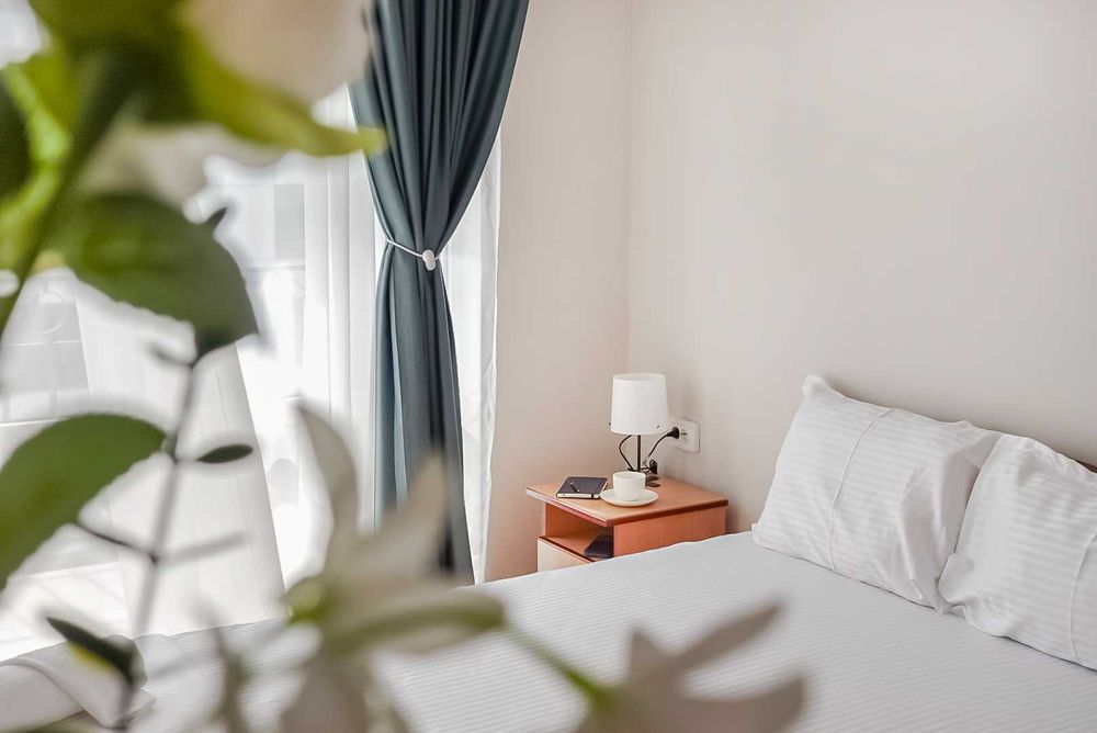 Нощувка в хотел Solea l Безп. паркинг l Ресторант & Детски кът