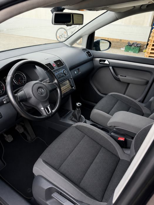 Volkswagen Touran 2012 – Full option