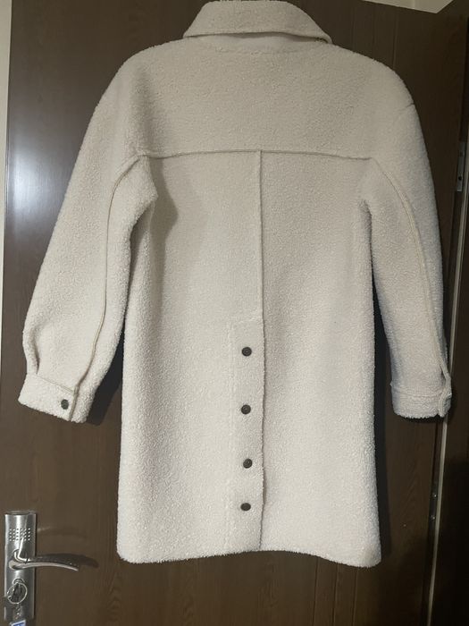 Дамско палто с джобчета отпред