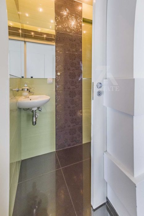 Продава се Тристаен апартамент в София, Младост 4 - 100 кв.м за 3450 €/кв.м - Снимка #8