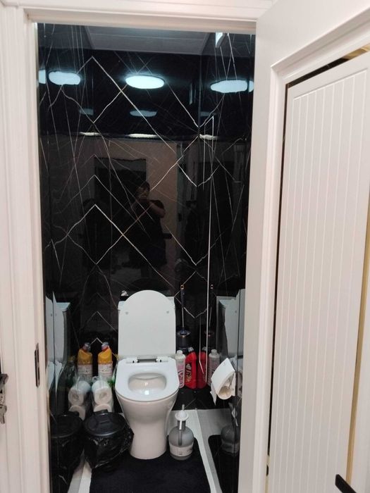 Kvartira sotiladi 4- xonali 3- etaj 9 etajli dom