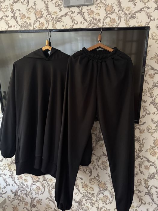 Чорный двойка женскый