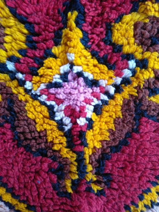 Вълнен ръчен китеник български килим