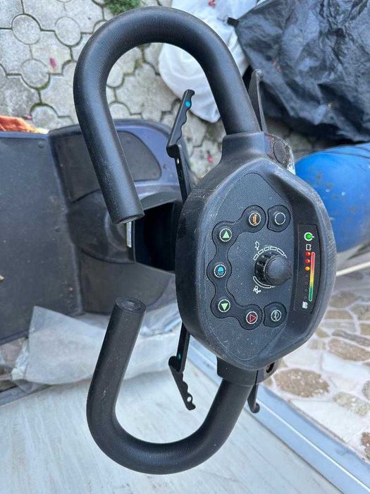 Vand carucior electric pentru persoane cu dizabilitati