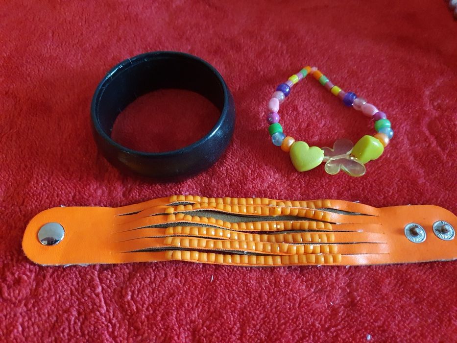 Колиета, гривни, обеци