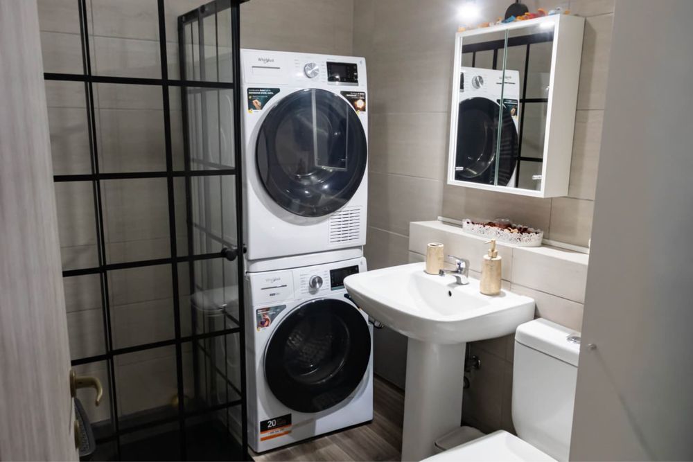 Apartament 2 camere + loc de parcare la scara