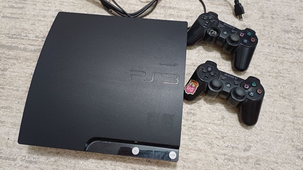 Продам Ps 3  Slim прошитая