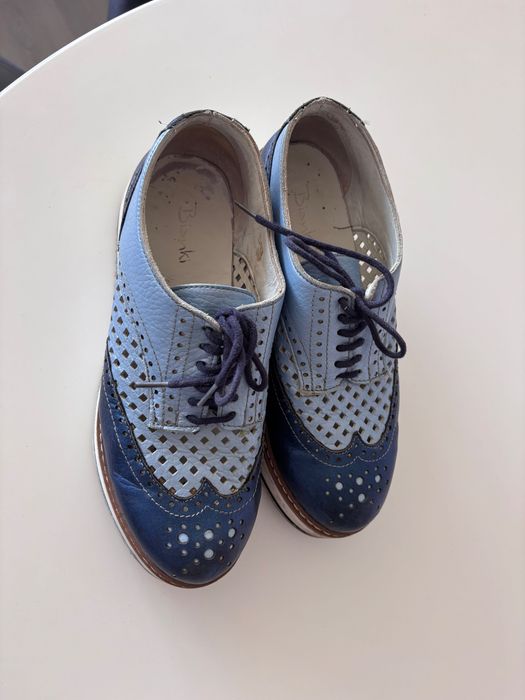 Затворени обувки Bianki