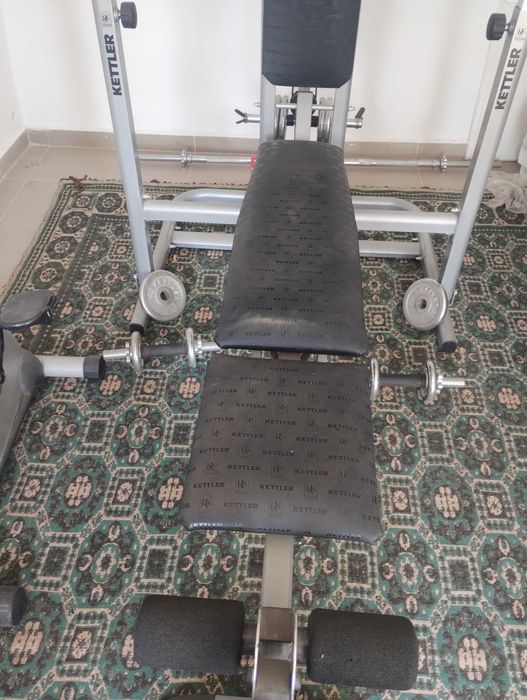 Продават се фитнес уреди