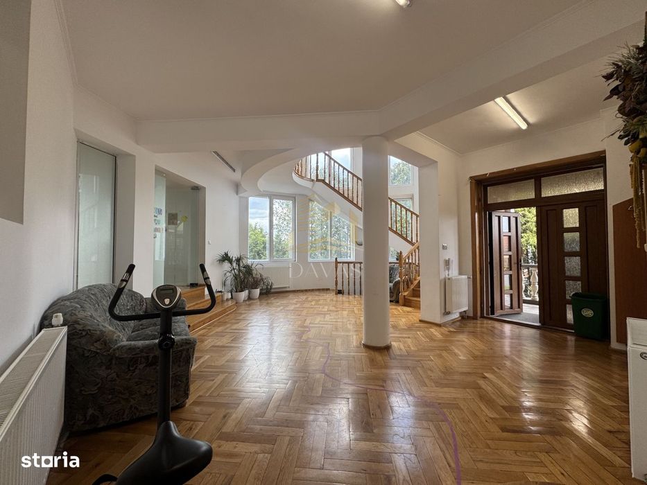 Casa individuala 11 camere 600mp utili | 1.500mp teren | Andrei Muresa