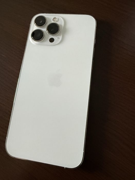 Продавам ПЕРФЕКТЕН iPhone 13 ProMax