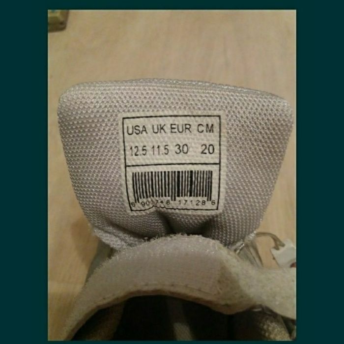 Продаются детские кроссовки