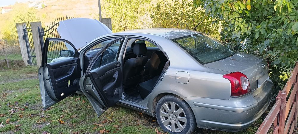 Toyota Avensis T25 1.6 benzina