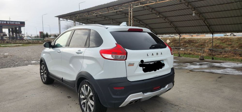 Lada XRAY Cross sotiladi