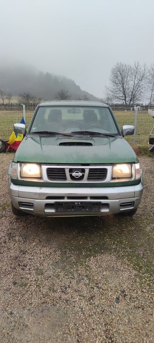 Dezmembrez nissan navara pathfinder