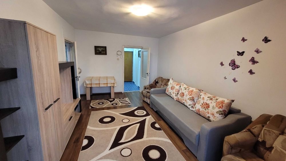 Apartament 2 camere, etaj 1, la bulevard, zona Cotnari, langă Casa Sindicatelor, vizavi de magazinul Lidl Primăverii