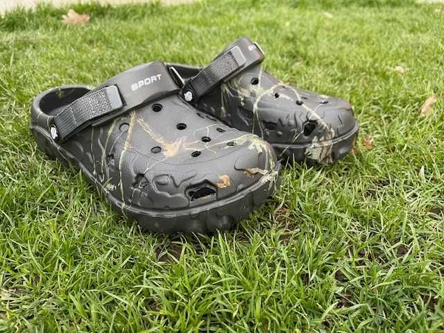 Slapi  camuflaj tip Crocs marimi 41-42 42-43 43-44