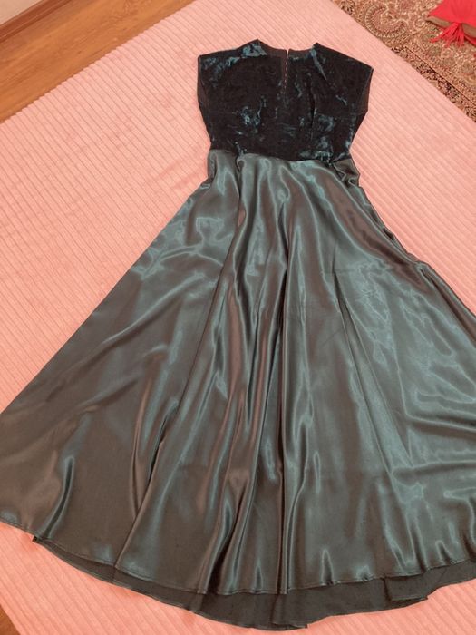 Продам платья, срочно срочно