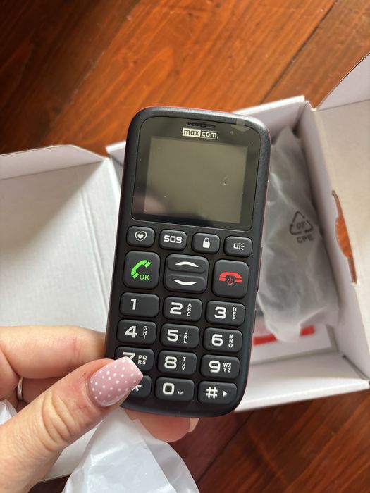 telefon maxcom nou