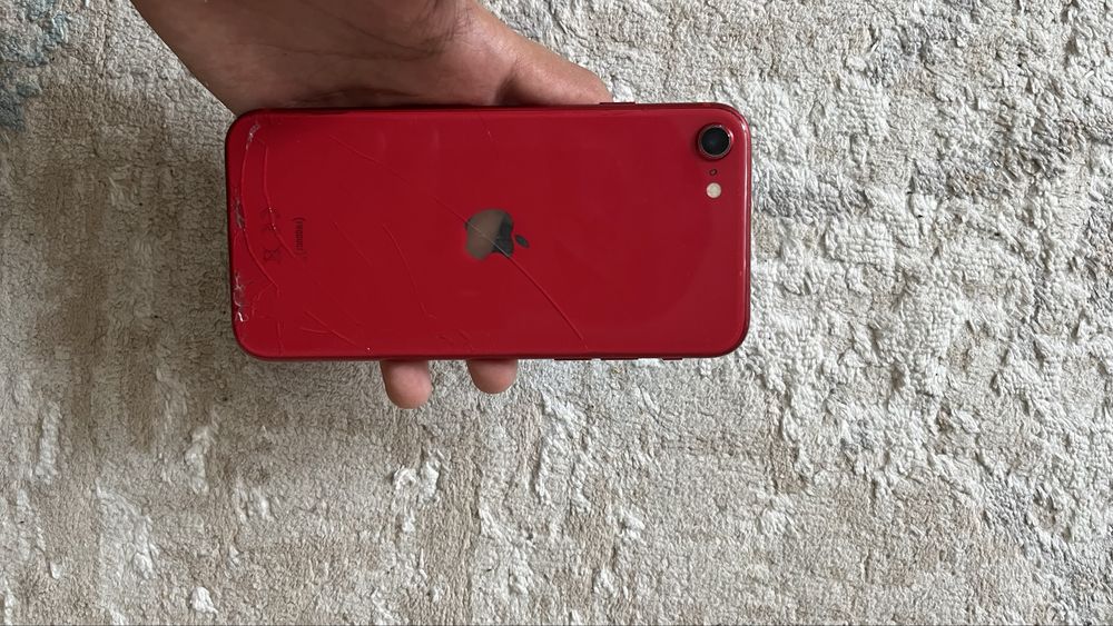 Продам iPhone se 2020