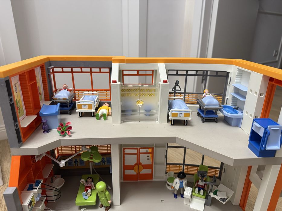Spital Playmobil cu ambulanta si elicopter