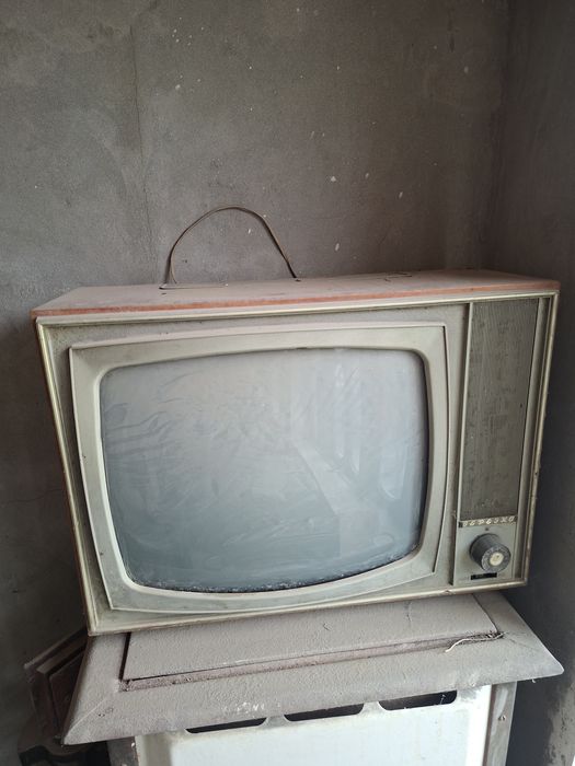 Antikvar televizor naxini kelishamiz
