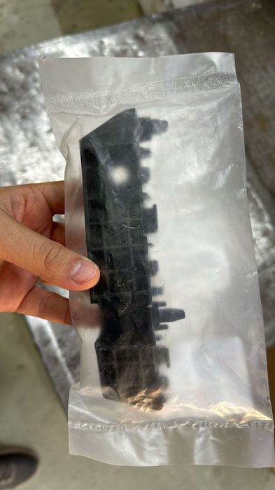 Hyundai Creta krelo molding braket