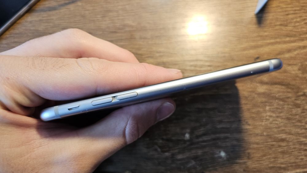 iPhone 6s silver 64Gb